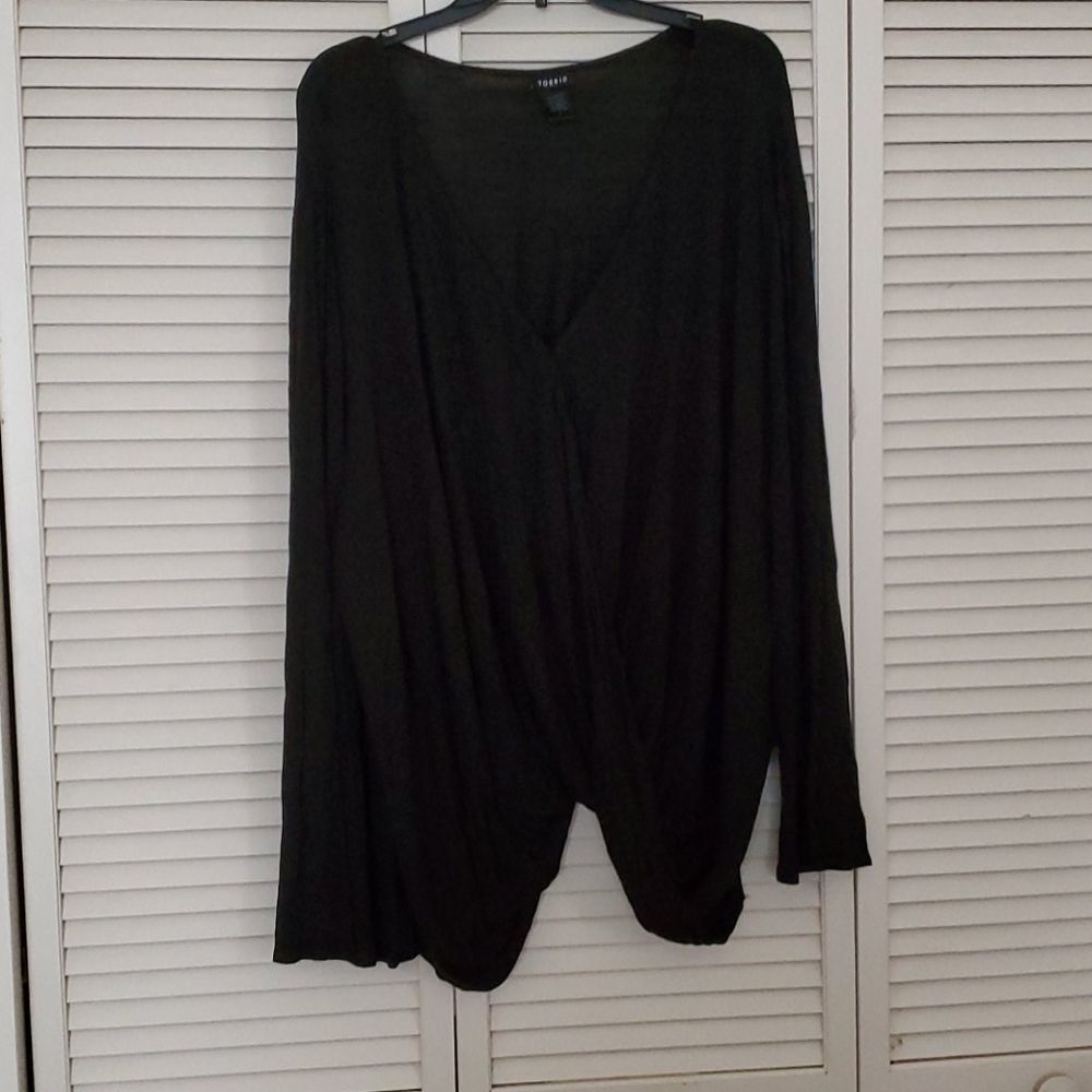 TORRID black cotton woman llng sleeve top